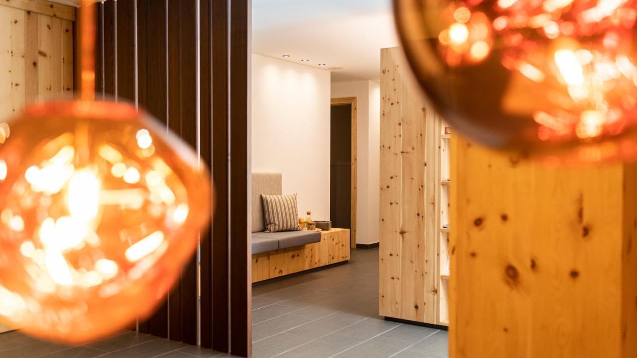 Natura Boutique Chalet Wellness Spa Dobbiaco Esterno foto