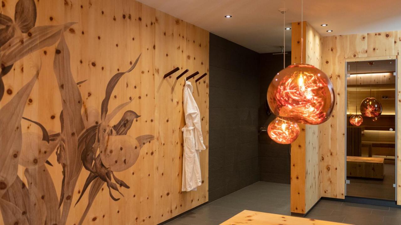 Natura Boutique Chalet Wellness Spa Dobbiaco Esterno foto