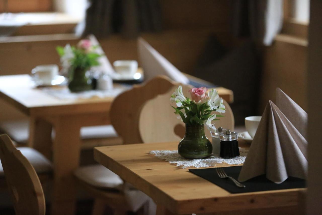 Natura Boutique Chalet Wellness Spa Dobbiaco Esterno foto